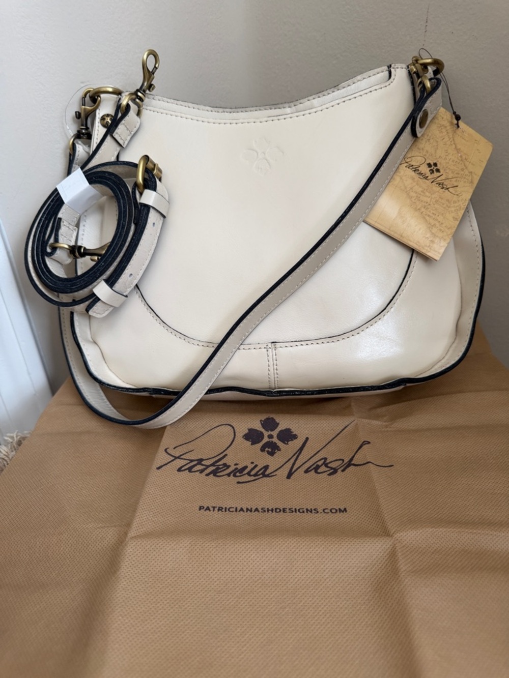 Patricia Nash Ivory Leather Shoulder Bag/Crossbody with Black Trim NWT